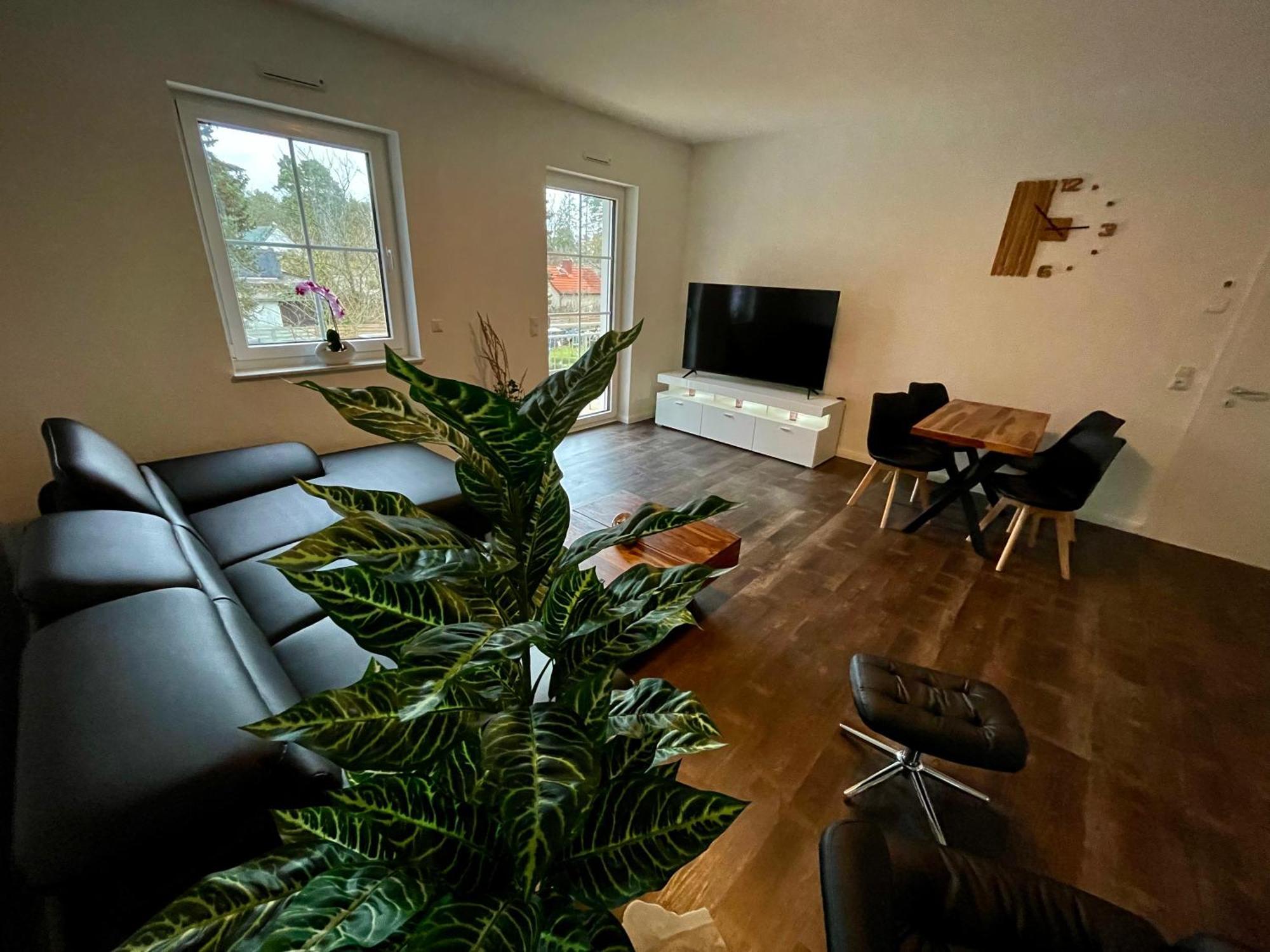 Ferienwohnung Im Gruenen Oranienburg Bagian luar foto